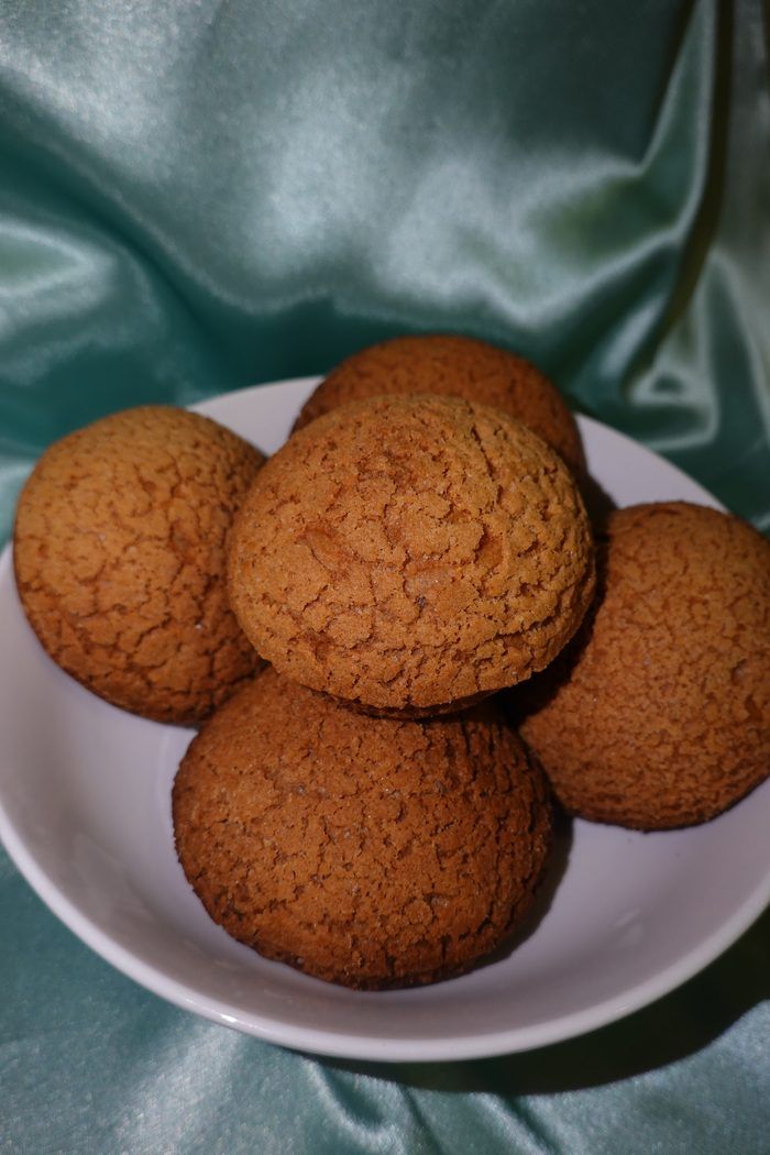 Plate of ginger cookies